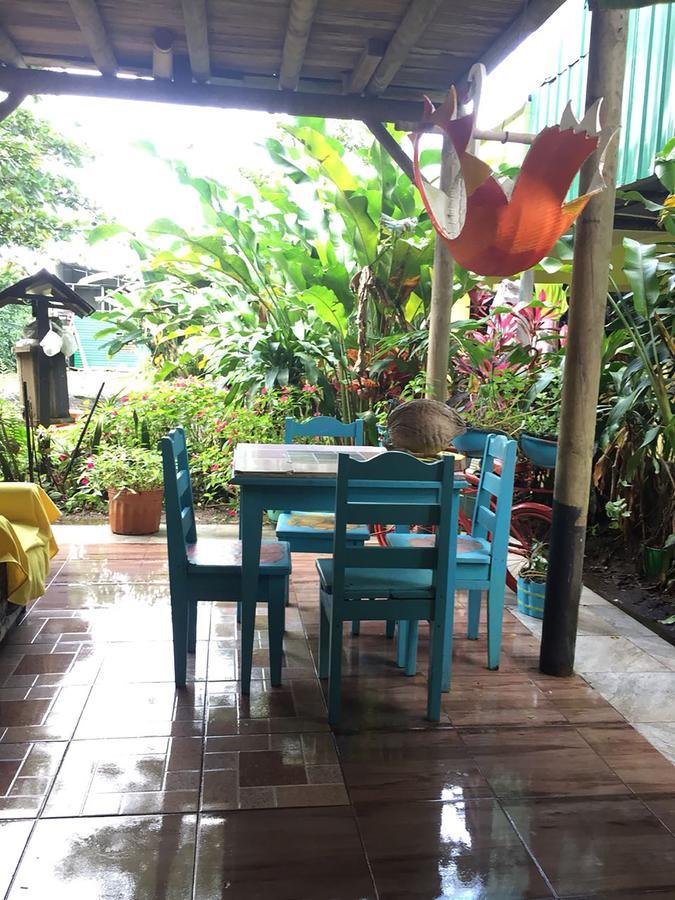 Wood House Hostel La Fortuna Exterior foto