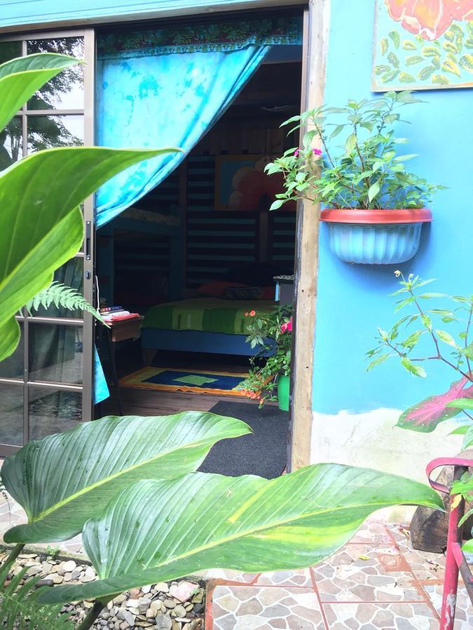 Wood House Hostel La Fortuna Exterior foto